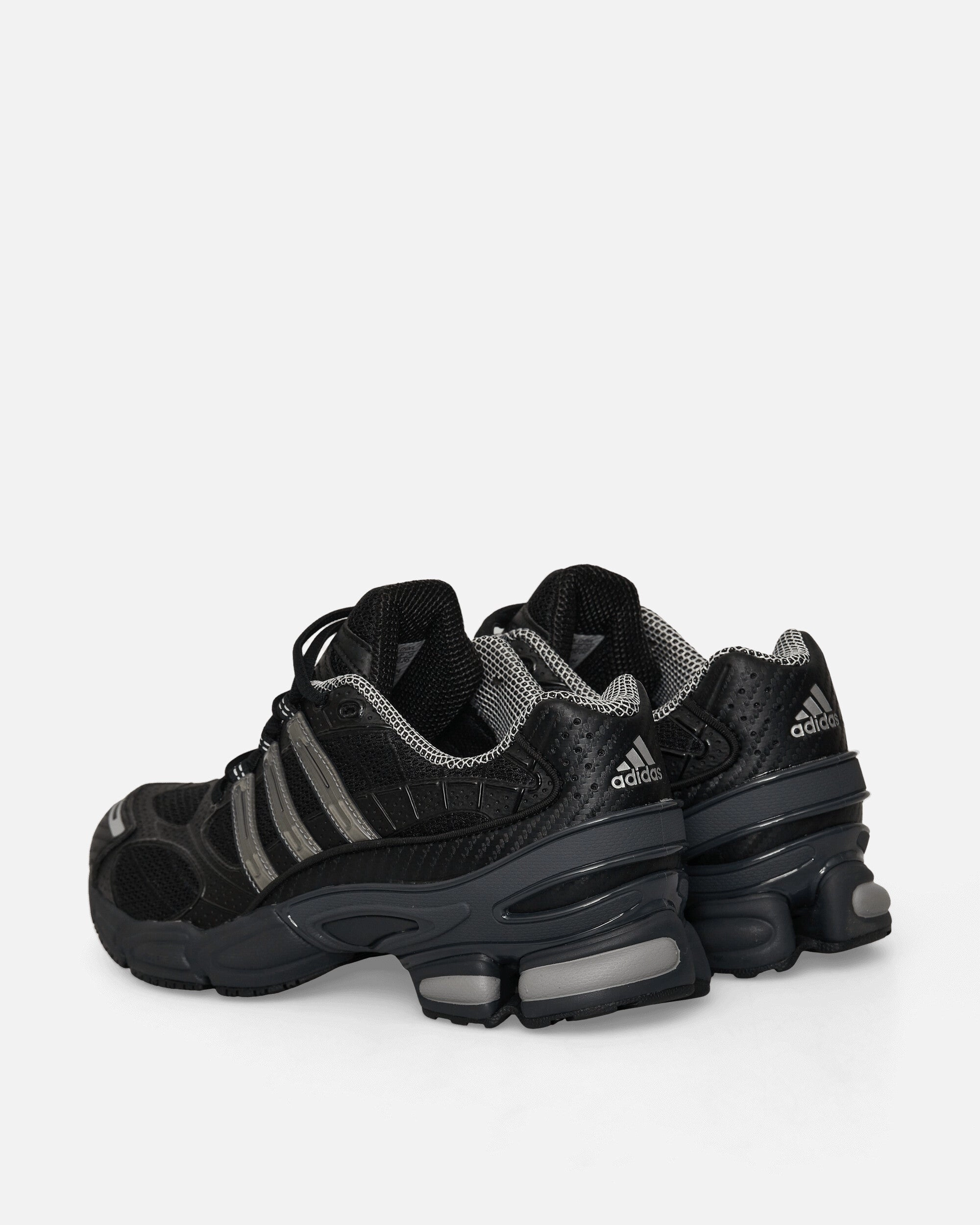 Ozweego Pro Sneakers Core Black / Iron Metallic / Grey Six Comfort Sneakers