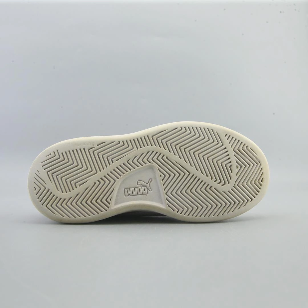 PUMA  SMASH V2 Puma signature shoe pictures