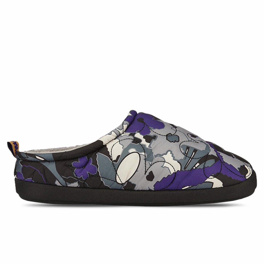 Puma x Perks and Mini Puffy Sandal - Black Puma shoes with suede and modern shape