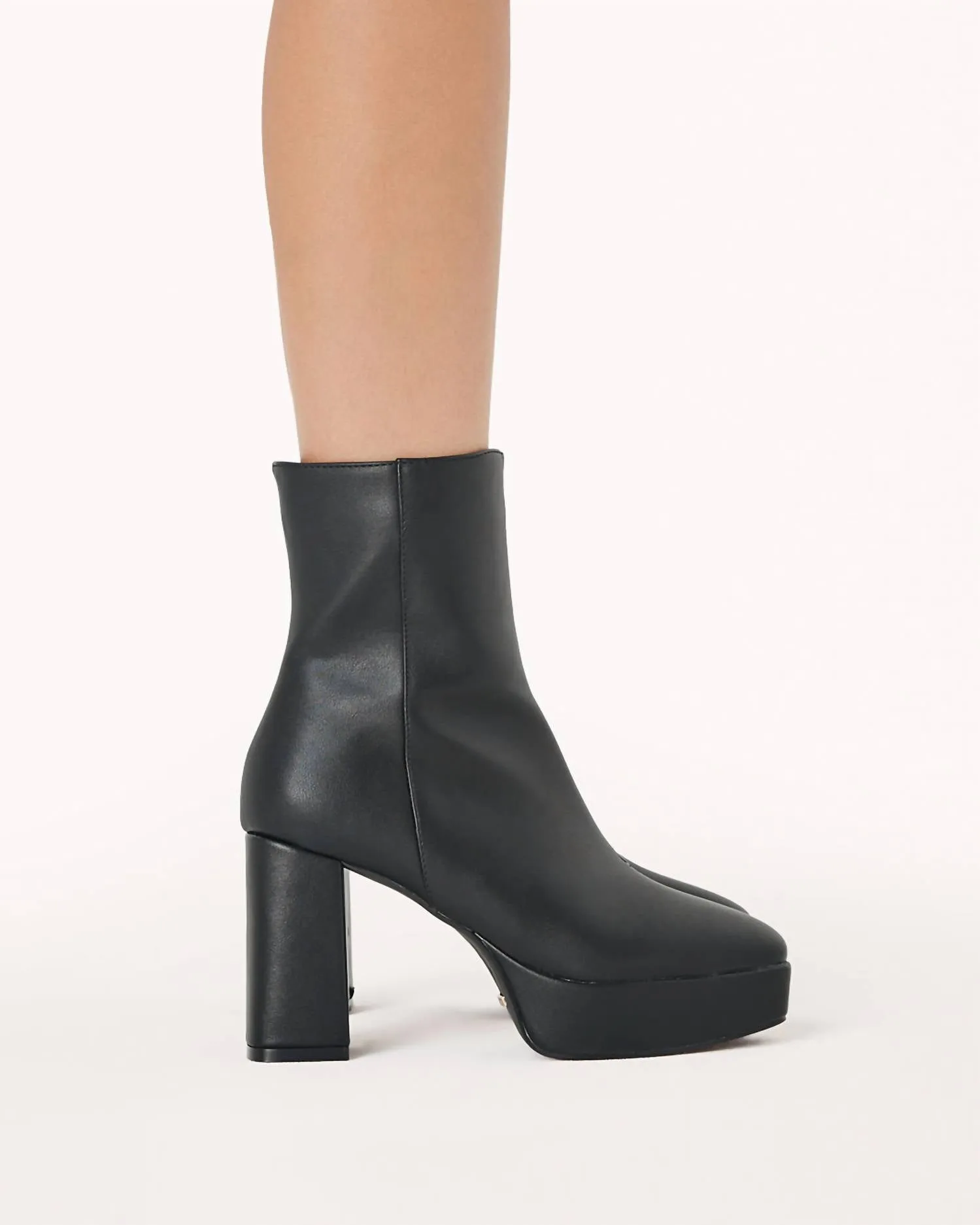 Questky Booties In Black