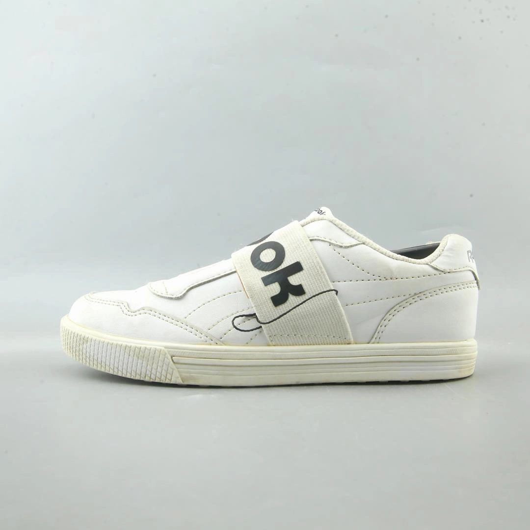 REEBOK . Reebok versatile sport footwear
