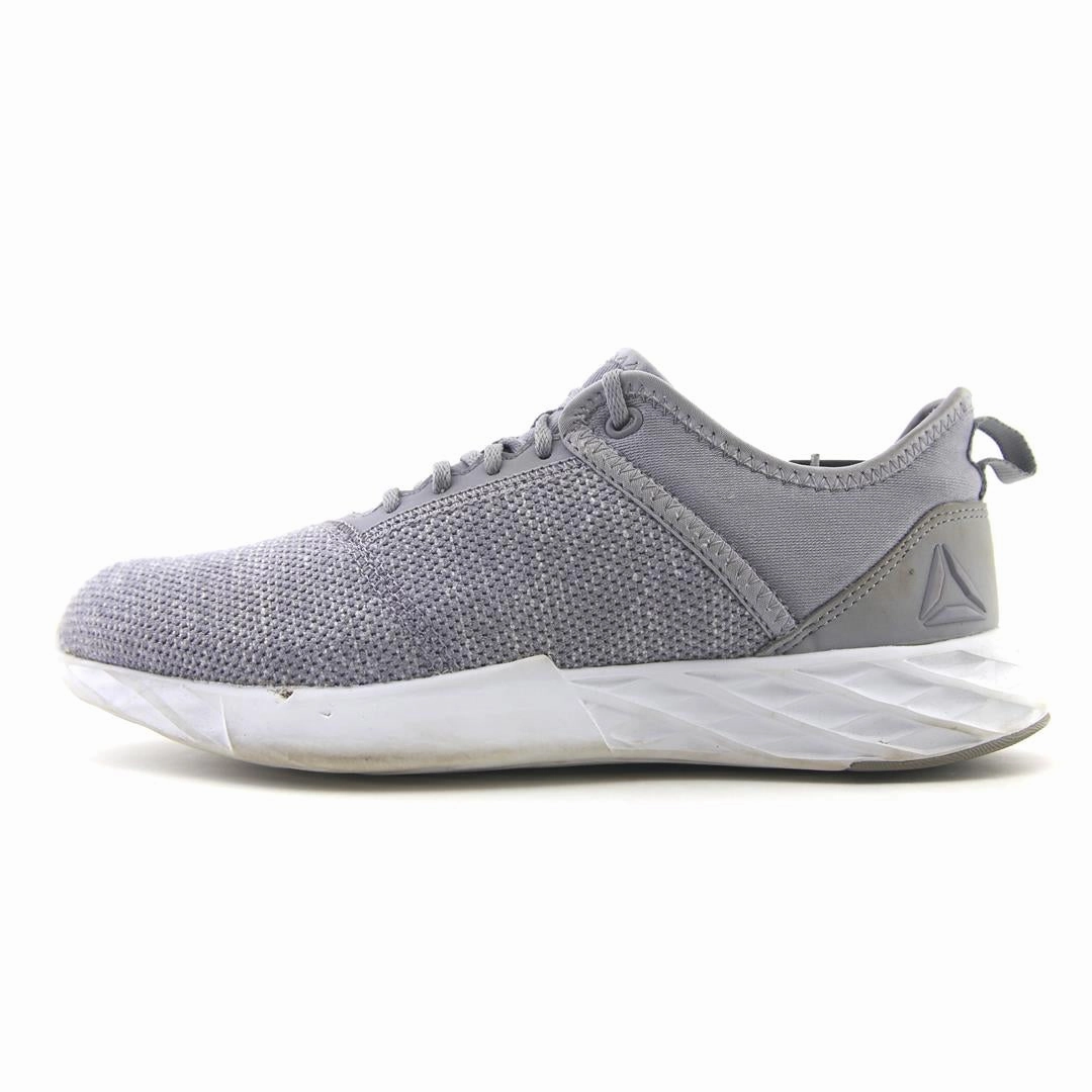 REEBOK ASTRORIDE EDGE Reebok versatile sport footwear