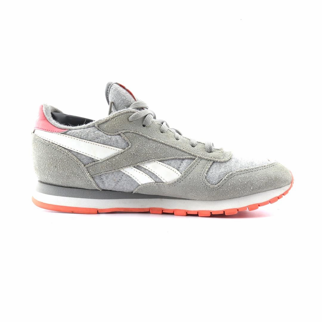 REEBOK CL LTHR SEASONAL Reebok athletic footwear visuals