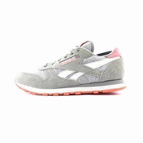 REEBOK CL LTHR SEASONAL Reebok versatile sport footwear