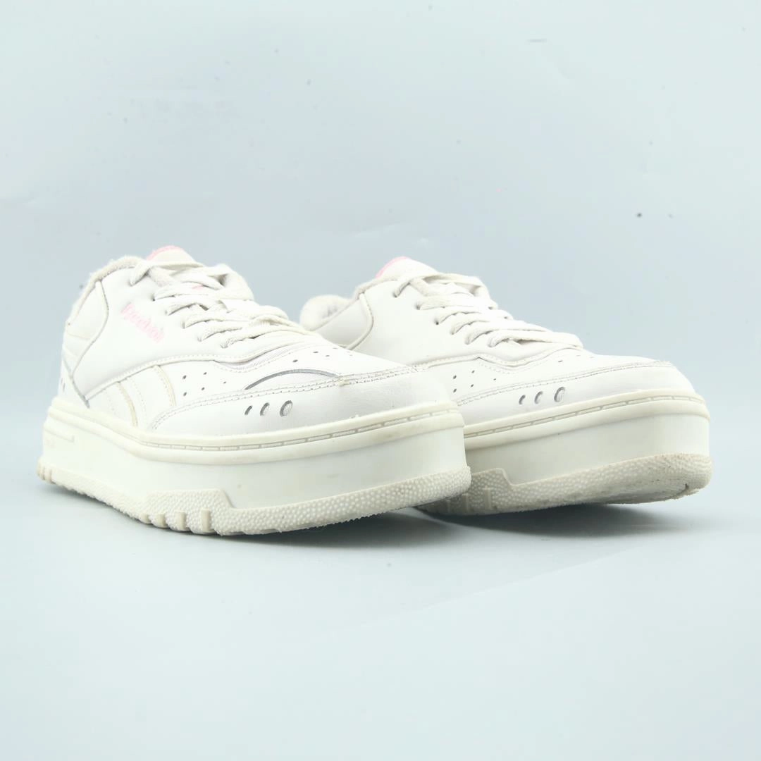 REEBOK CLASSIC CHALK Reebok classic shoe shots
