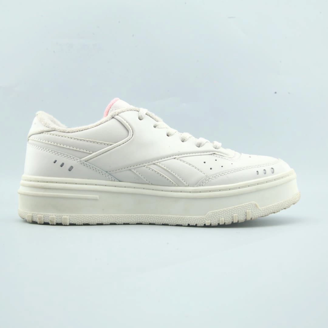 REEBOK CLASSIC CHALK Reebok classic shoe shots