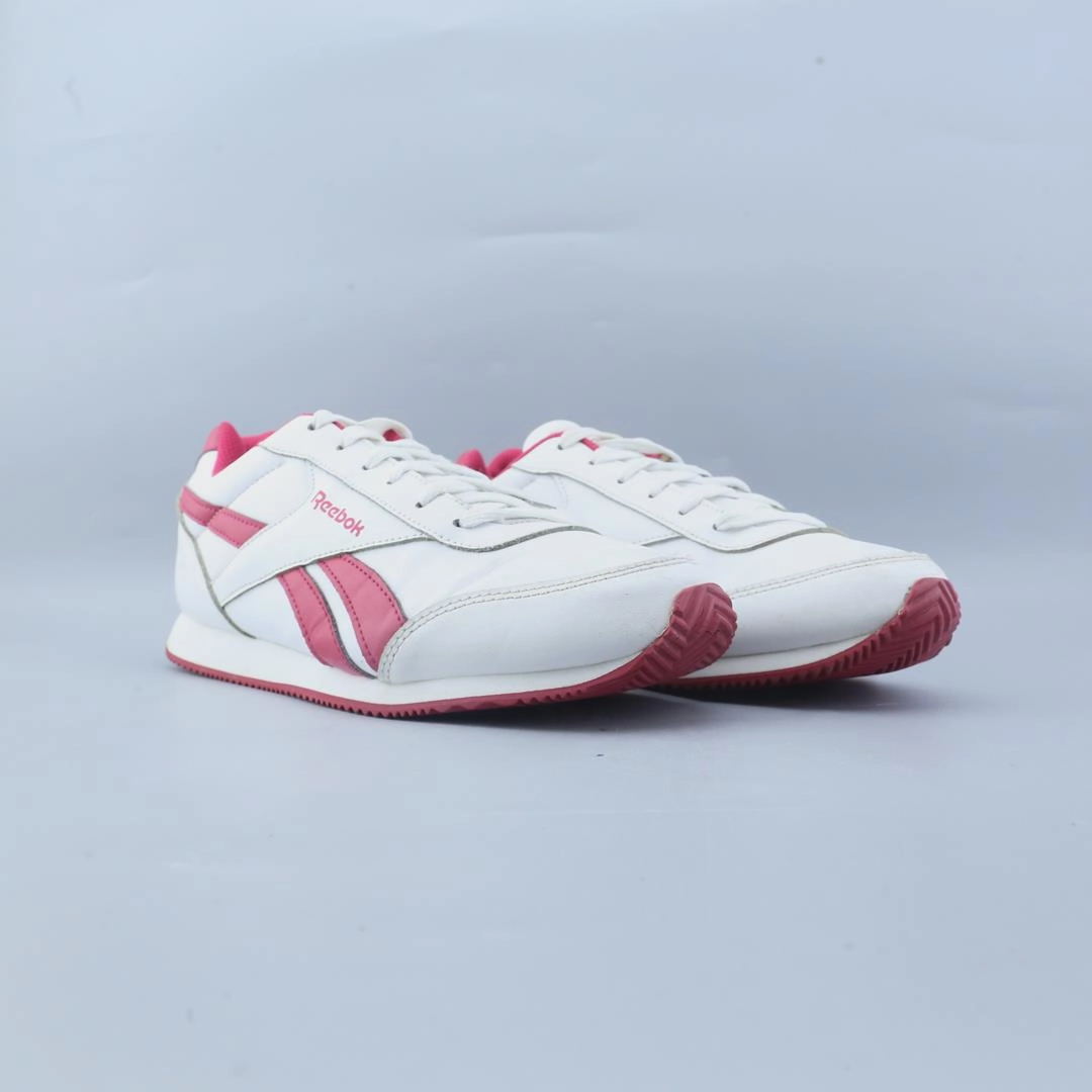 REEBOK CLASSIC LEATHER Reebok classic shoe shots
