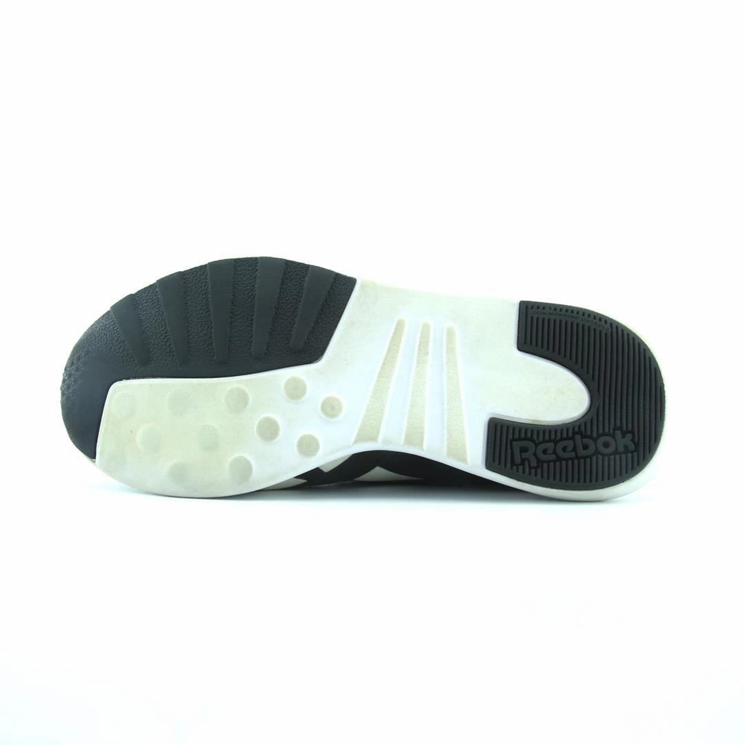 REEBOK CLASSIC NYLON SP Reebok classic shoe shots