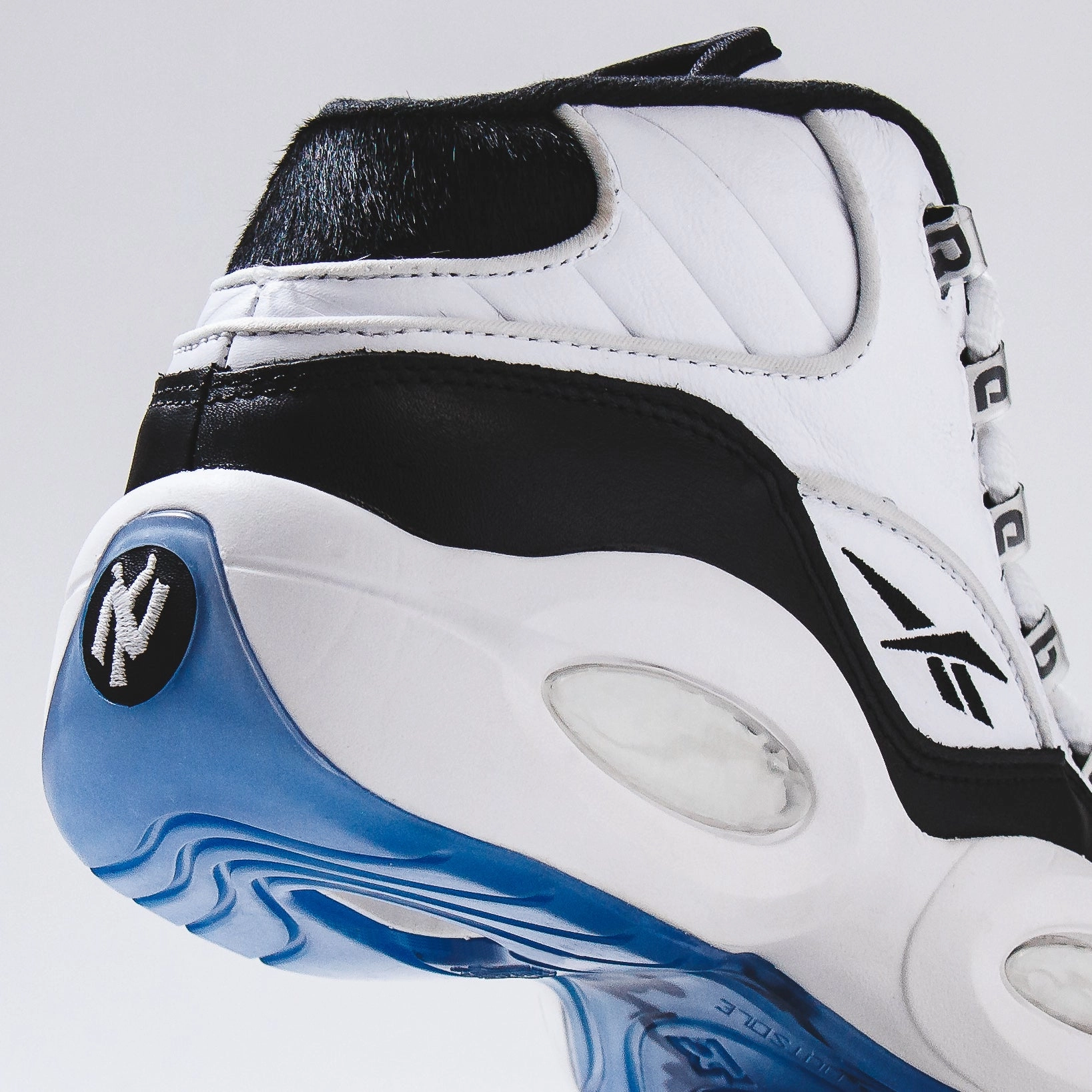 Reebok Classics Basketball Men x Tyrrell Winston Question Mid Allen Iverson White Black GZ1565 Reebok modern sport footwear