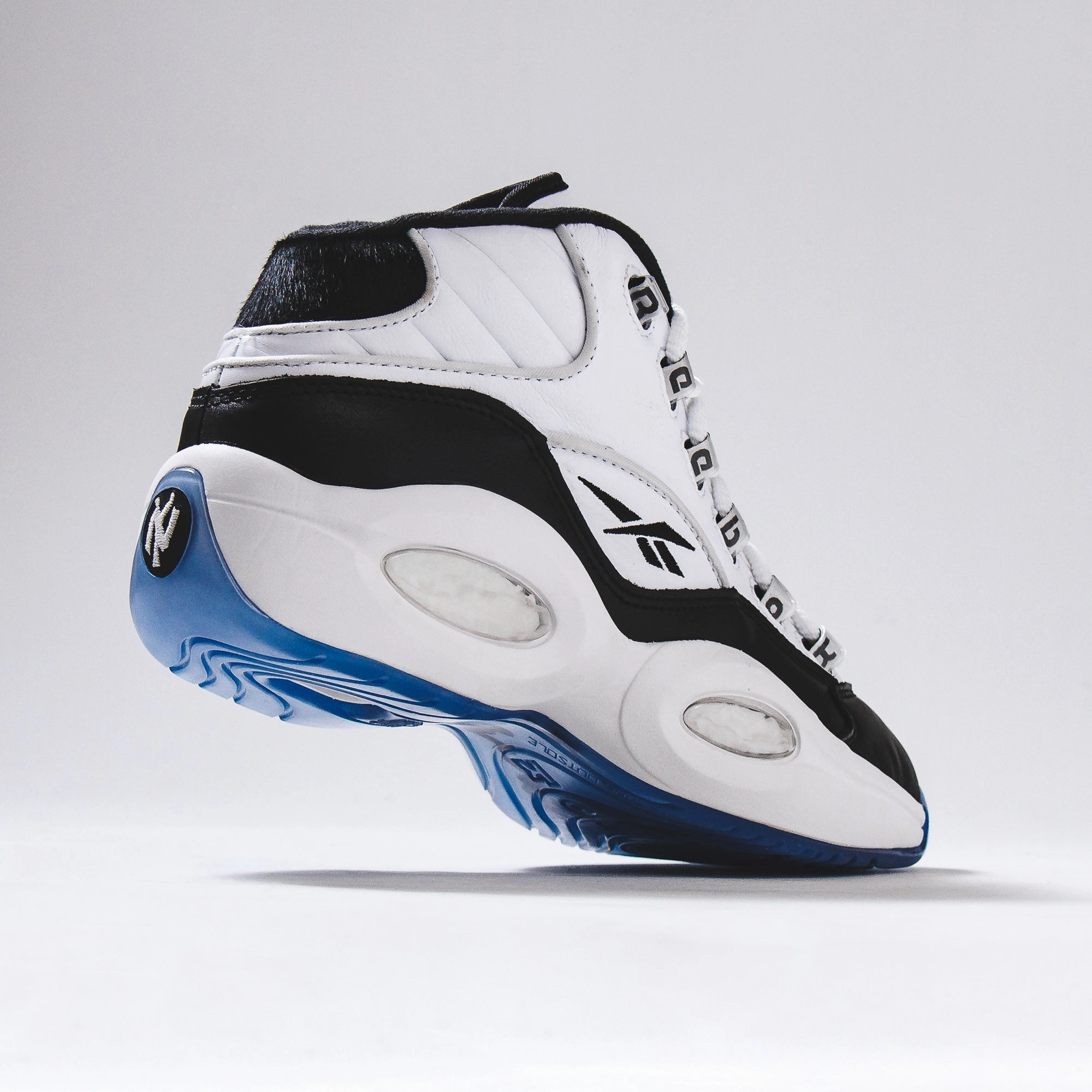 Reebok Classics Basketball Men x Tyrrell Winston Question Mid Allen Iverson White Black GZ1565 Reebok modern sport footwear