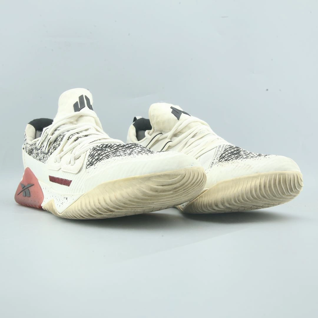 REEBOK J J III Reebok classic shoe shots