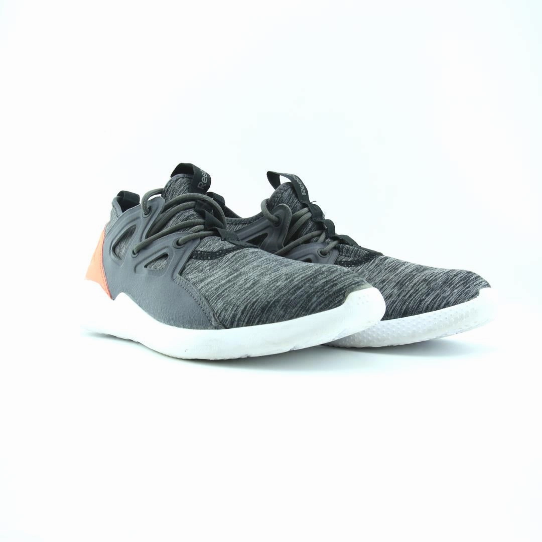REEBOK QUICK MOTION Reebok classic shoe shots