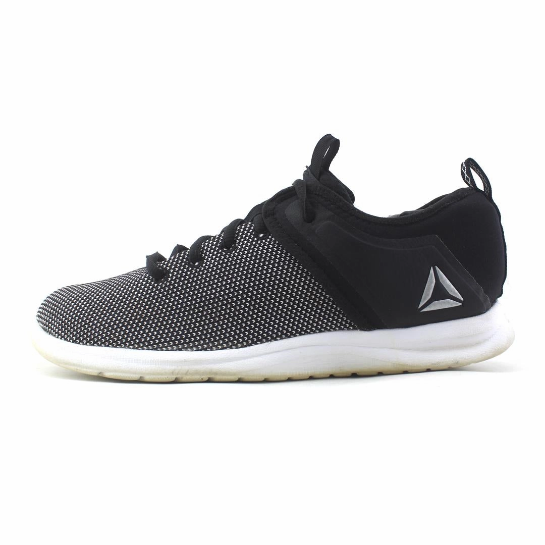 REEBOK SOLESTEAD Reebok versatile sport footwear