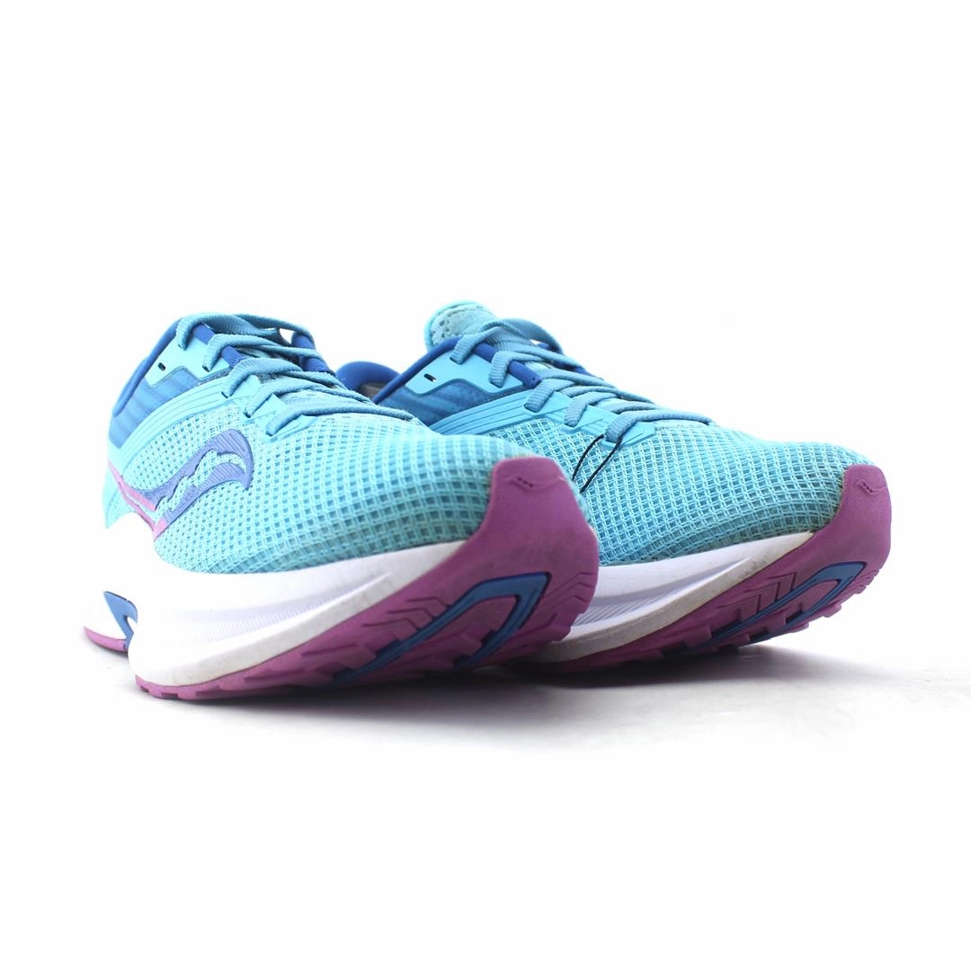 SAUCONY  AXON Saucony casual footwear looks