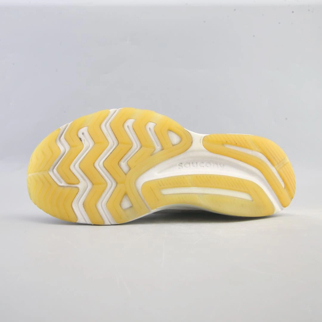 SAUCONY GUIDE 14 Saucony casual footwear looks