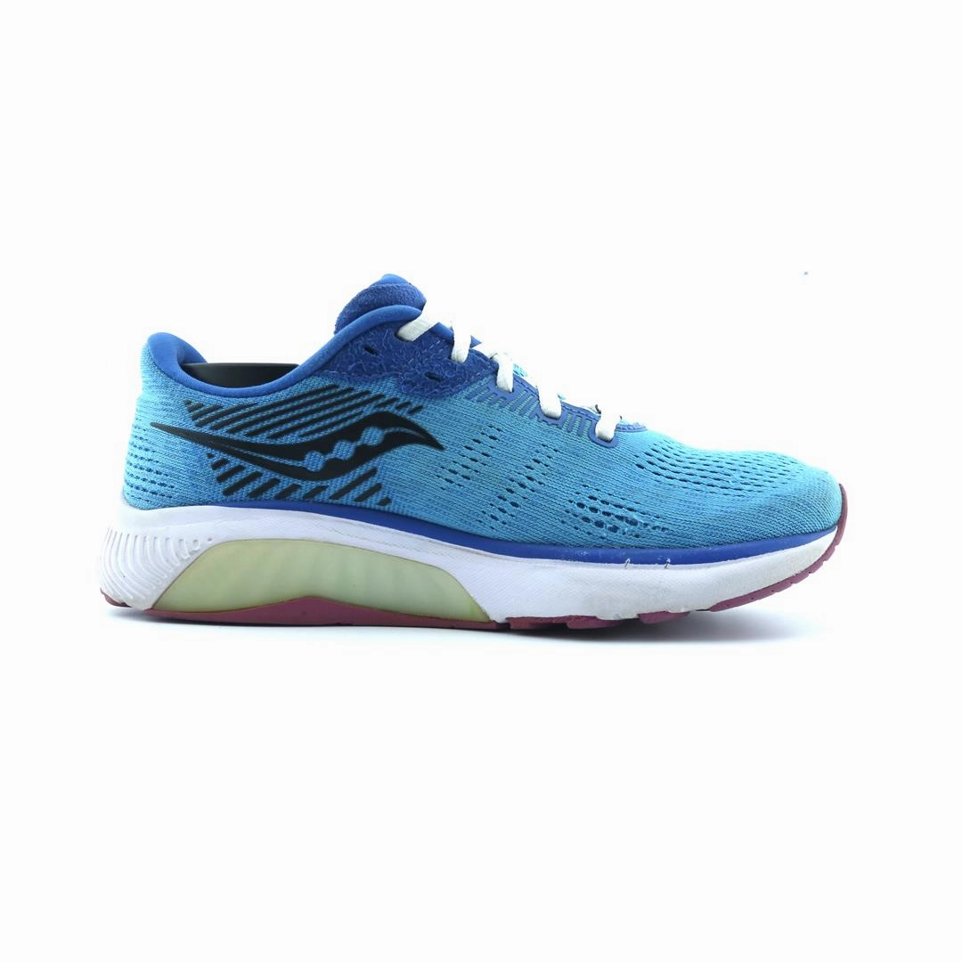SAUCONY GUIDE 14 Saucony running shoe close-ups