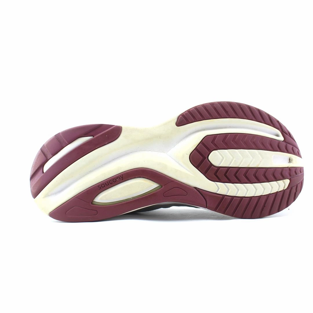 SAUCONY GUIDE 15 Saucony casual footwear looks
