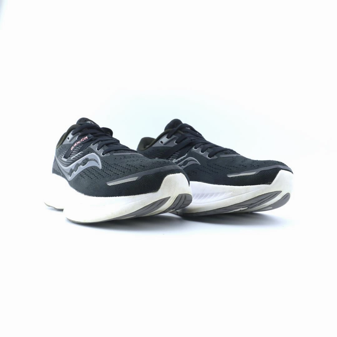 SAUCONY GUIDE 16 Saucony running shoe close-ups