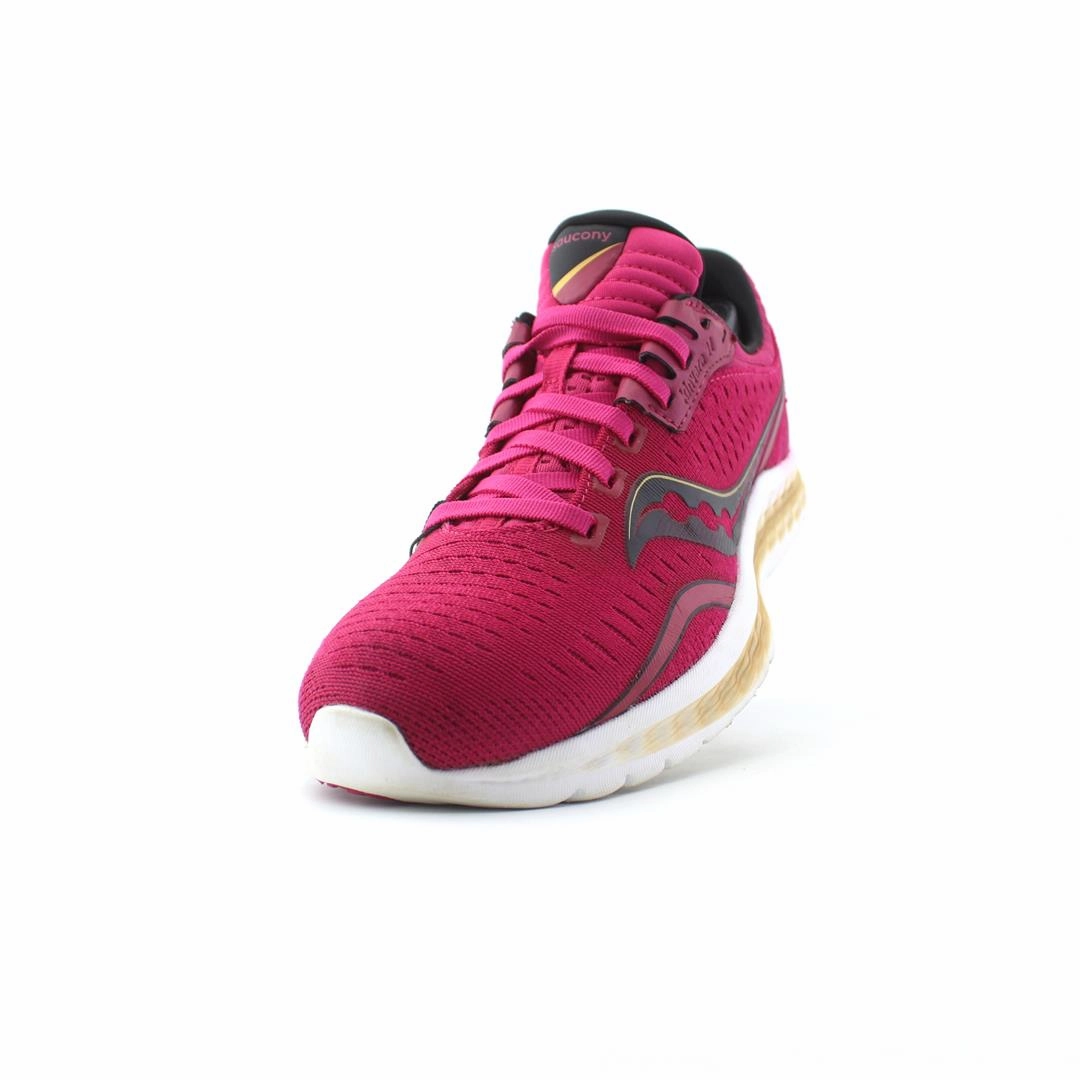 SAUCONY  KINVARA 11 Saucony casual footwear looks