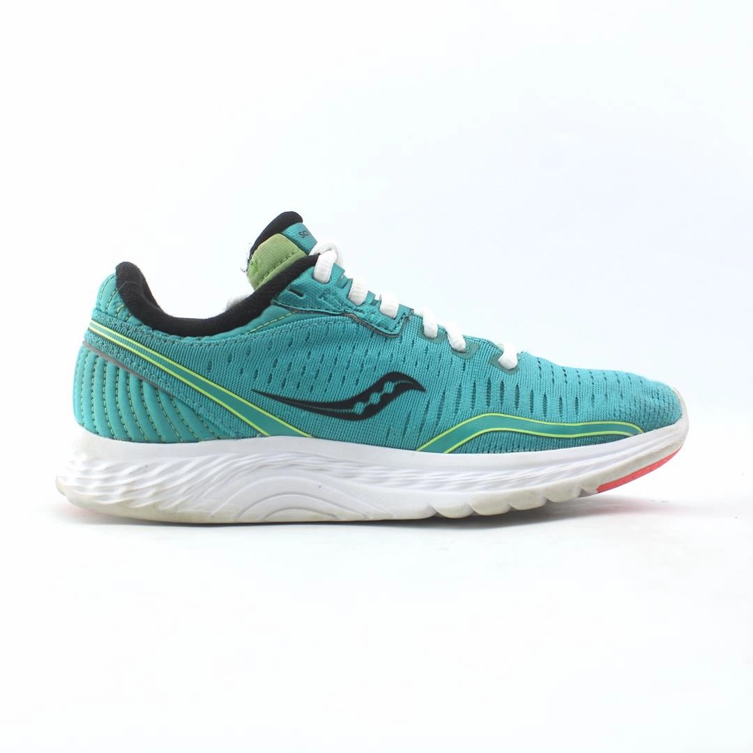 SAUCONY KINVARA 11 Saucony casual footwear looks
