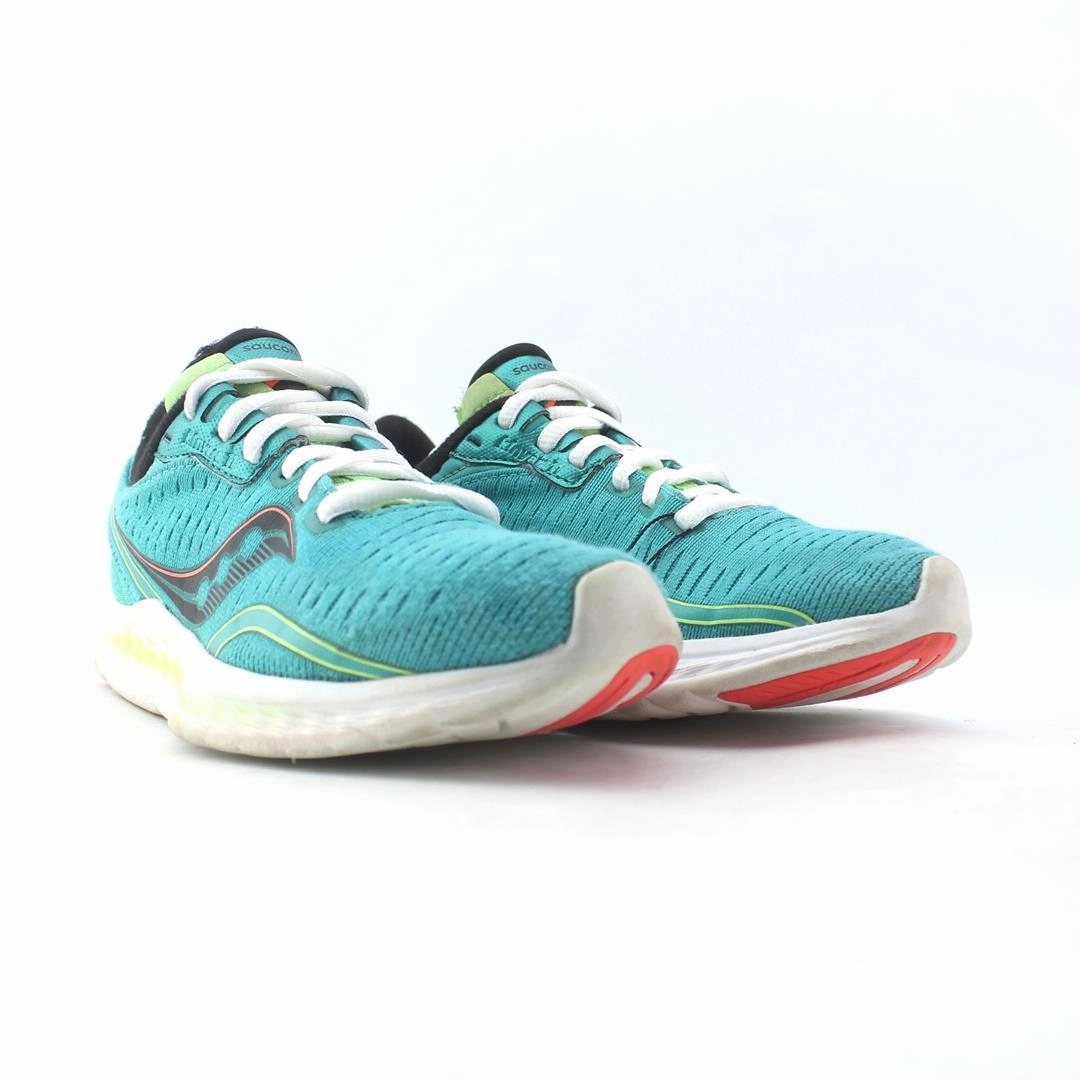 SAUCONY KINVARA 11 Saucony casual footwear looks
