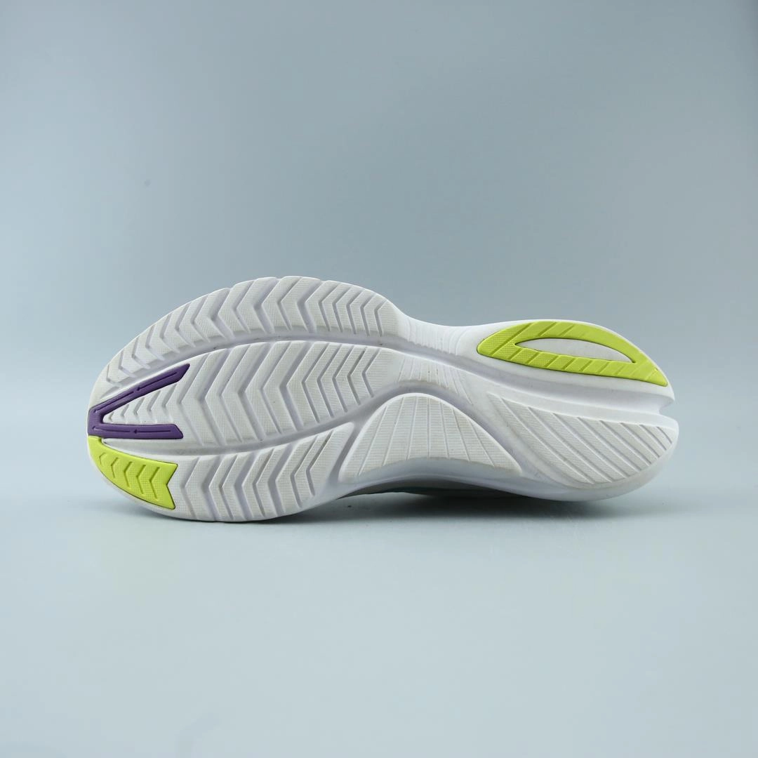 SAUCONY KINVARA 12 Saucony running shoe close-ups
