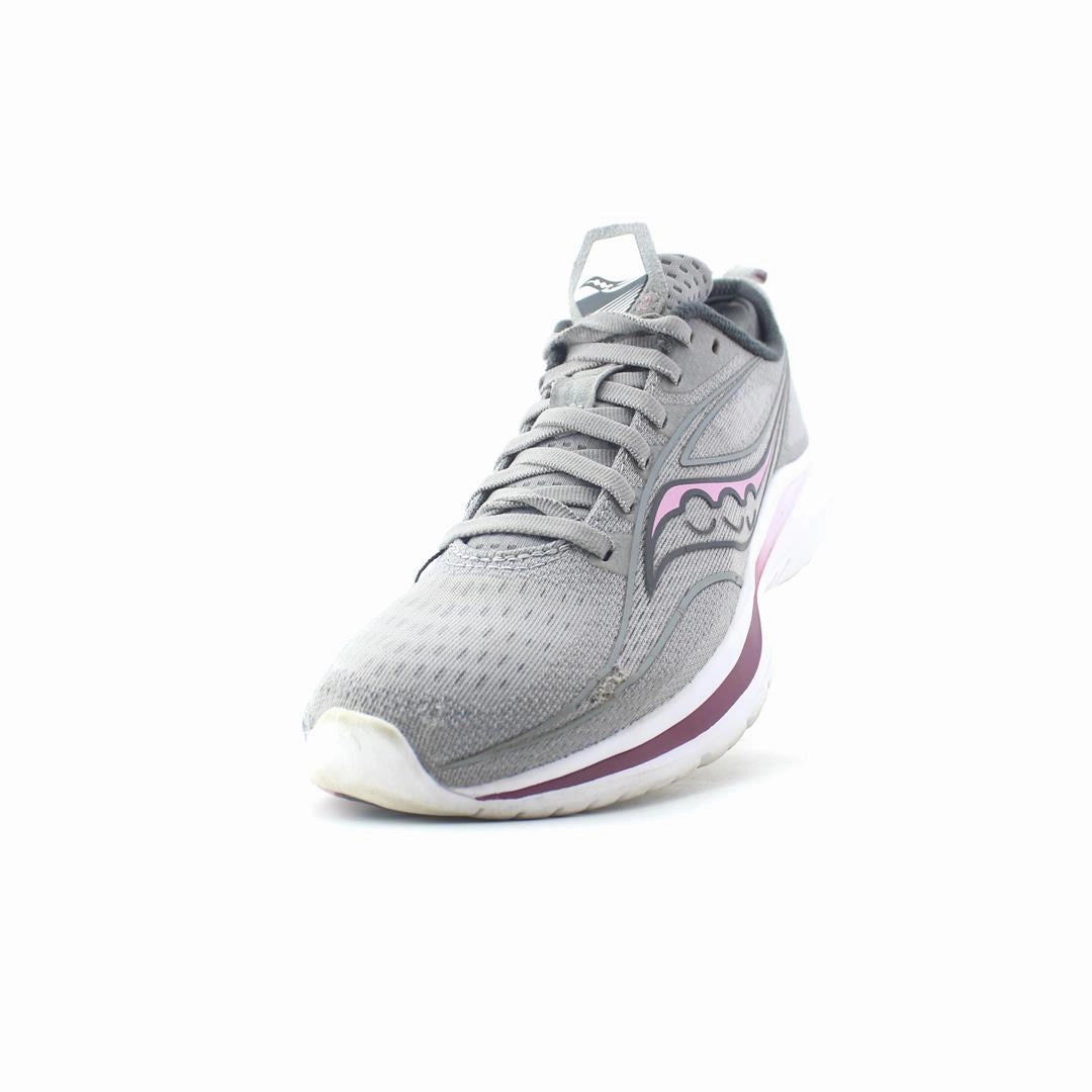 SAUCONY KINVARA 13 Saucony casual footwear looks