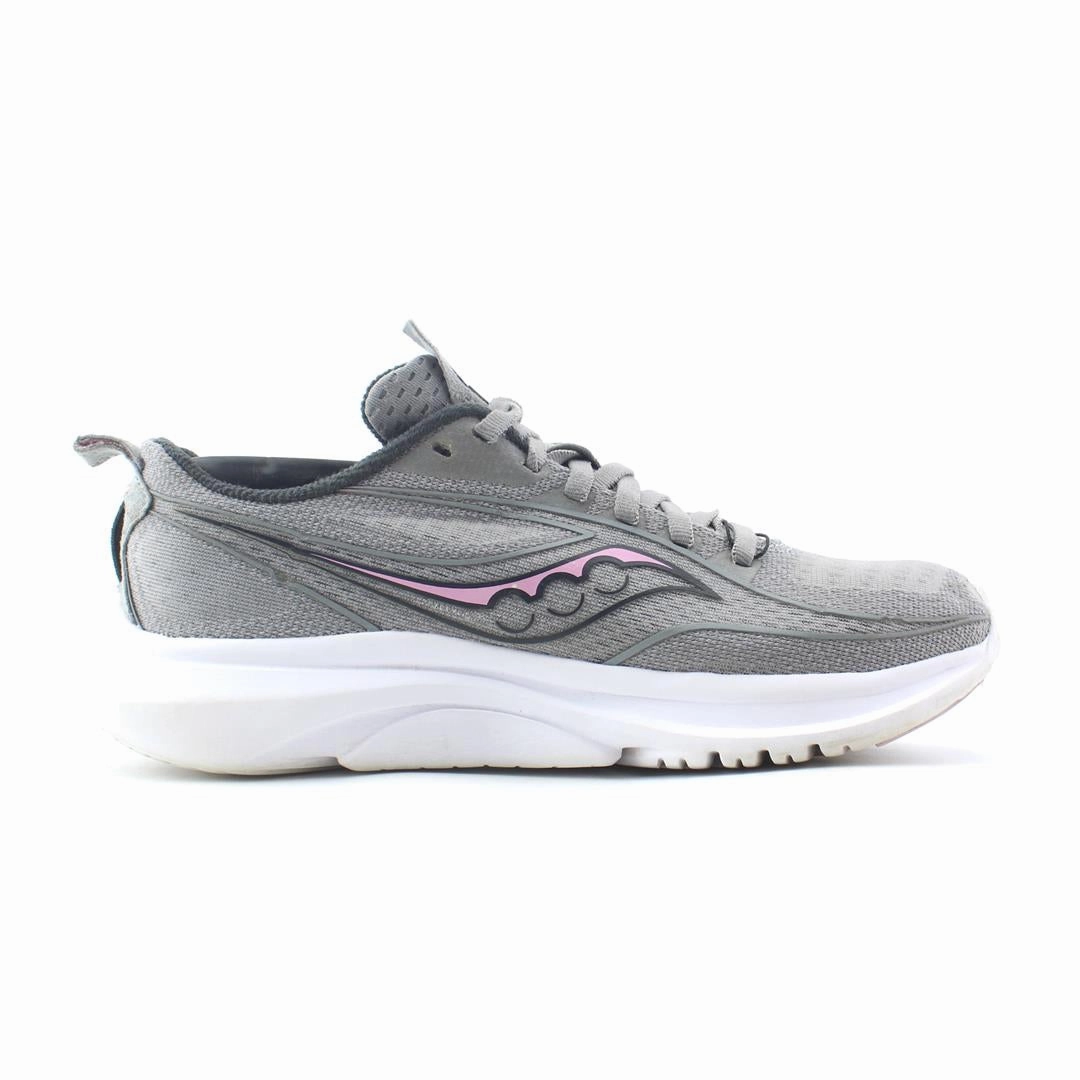 SAUCONY KINVARA 13 Saucony casual footwear looks