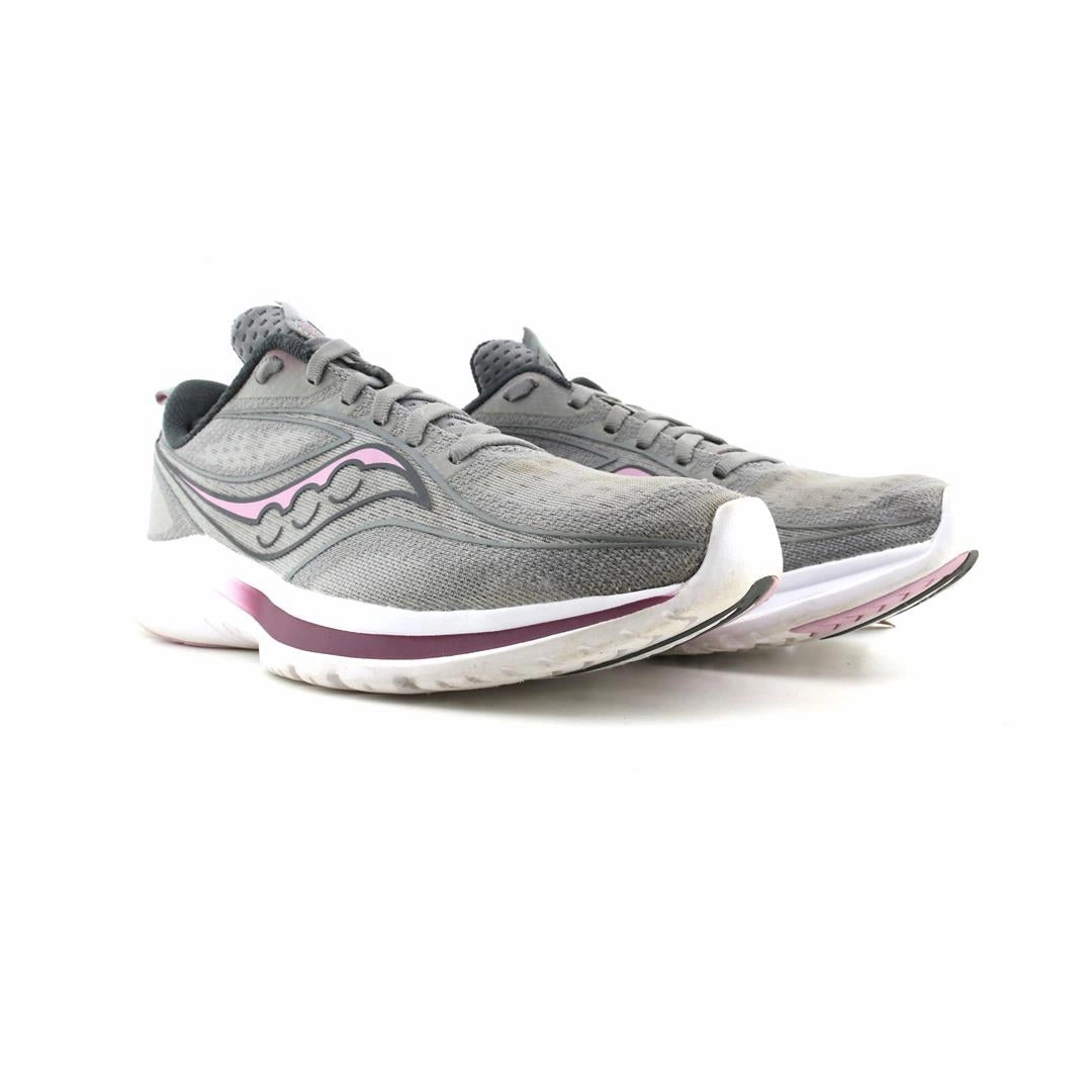 SAUCONY KINVARA 13 Saucony casual footwear looks