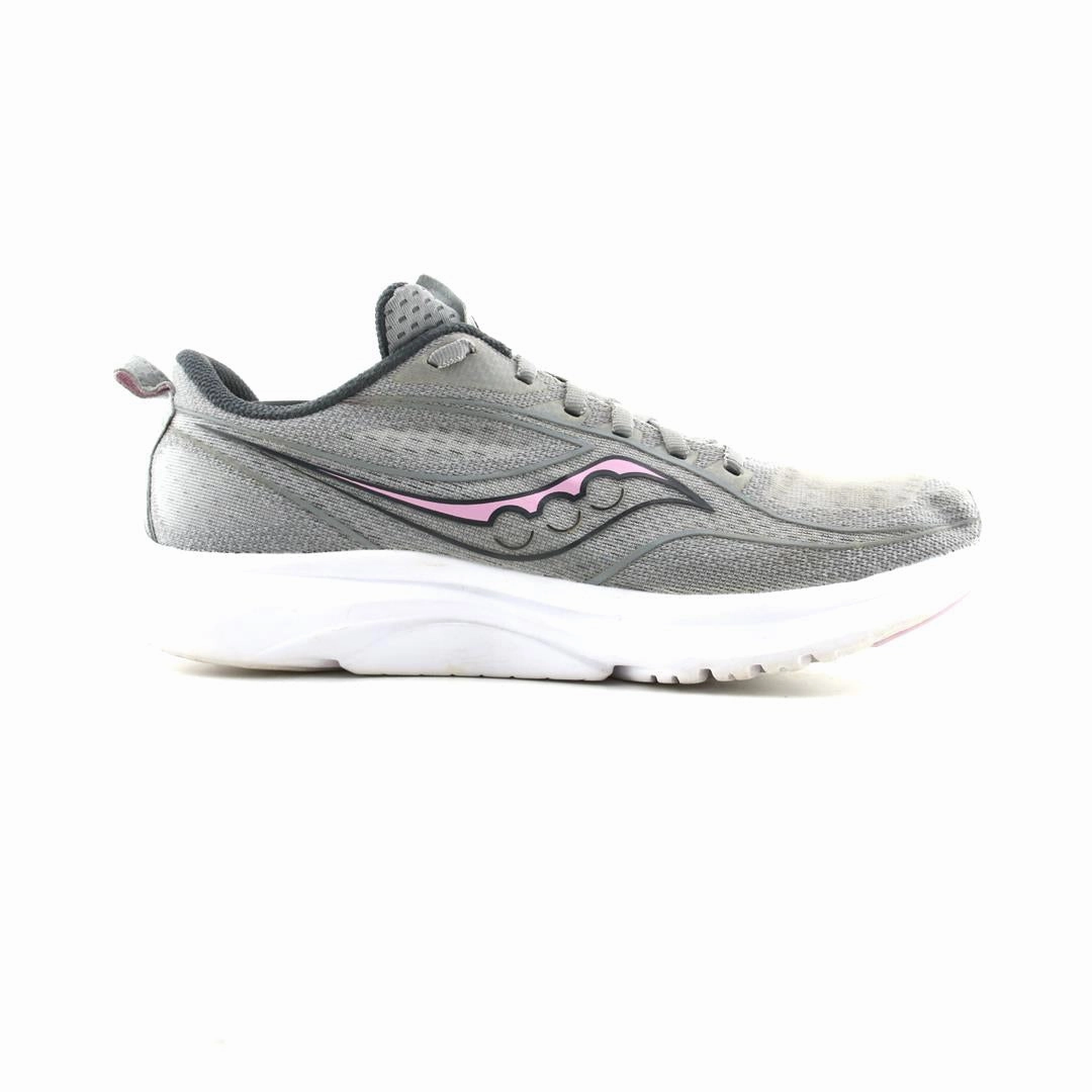 SAUCONY KINVARA 13 Saucony casual footwear looks