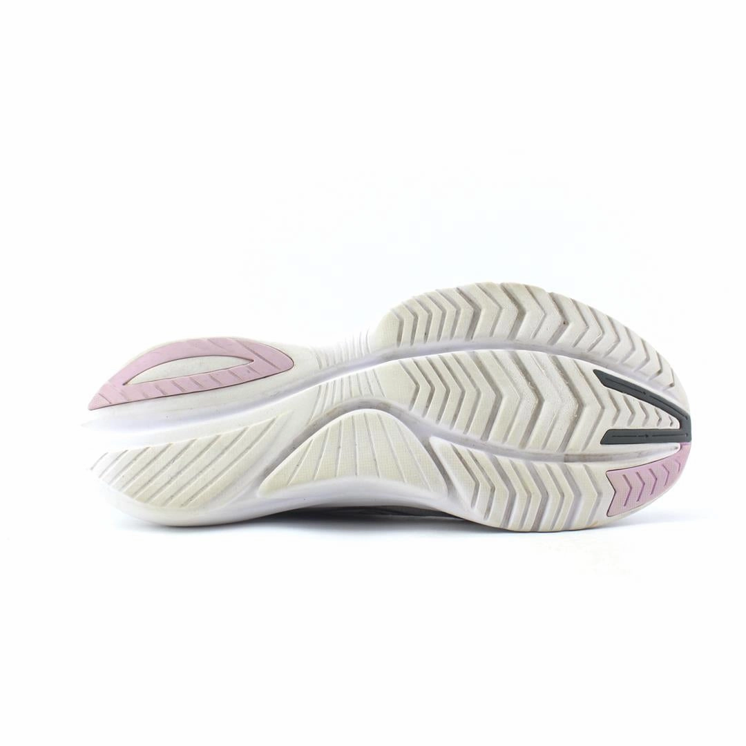 SAUCONY KINVARA 13 Saucony casual footwear looks
