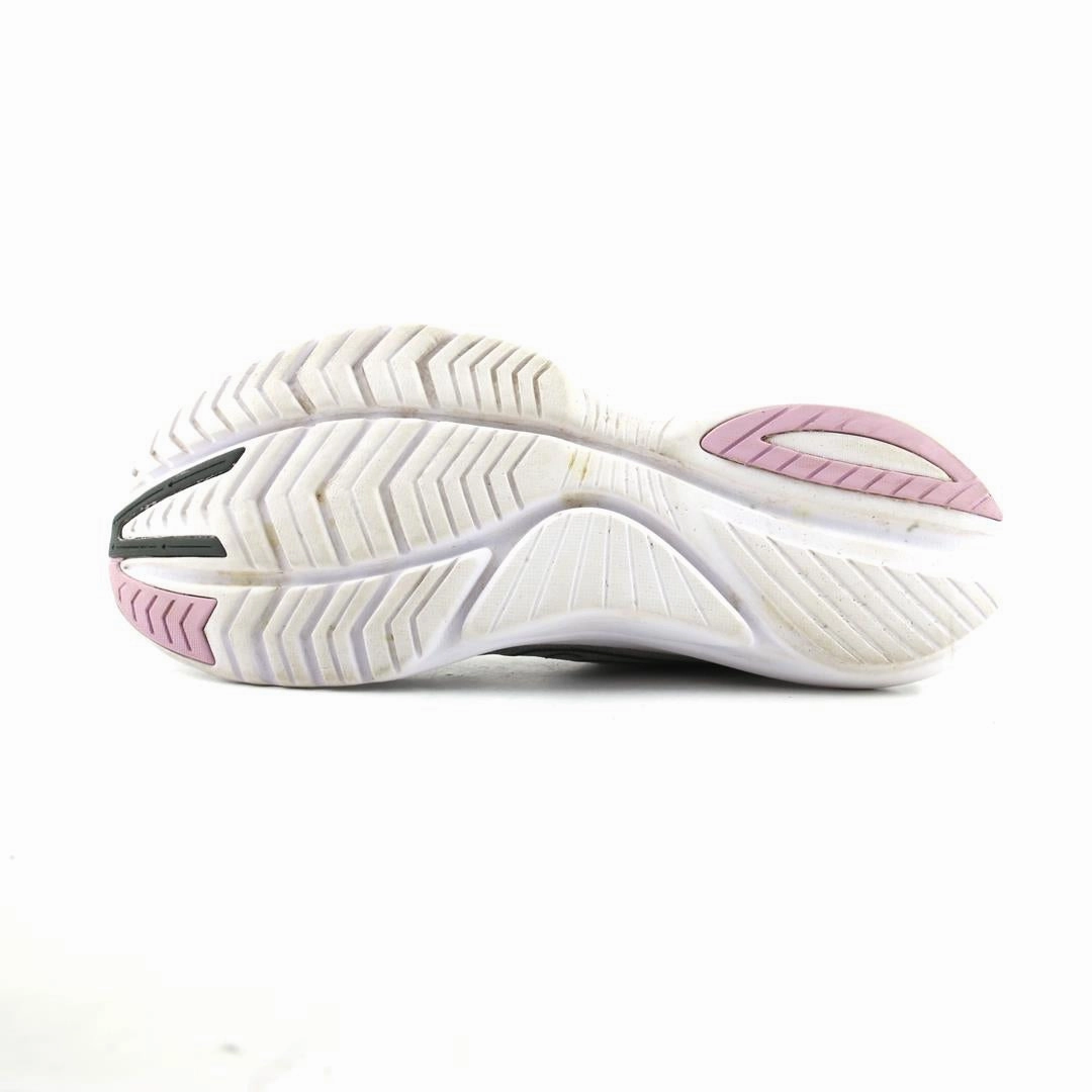 SAUCONY KINVARA 13 Saucony casual footwear looks