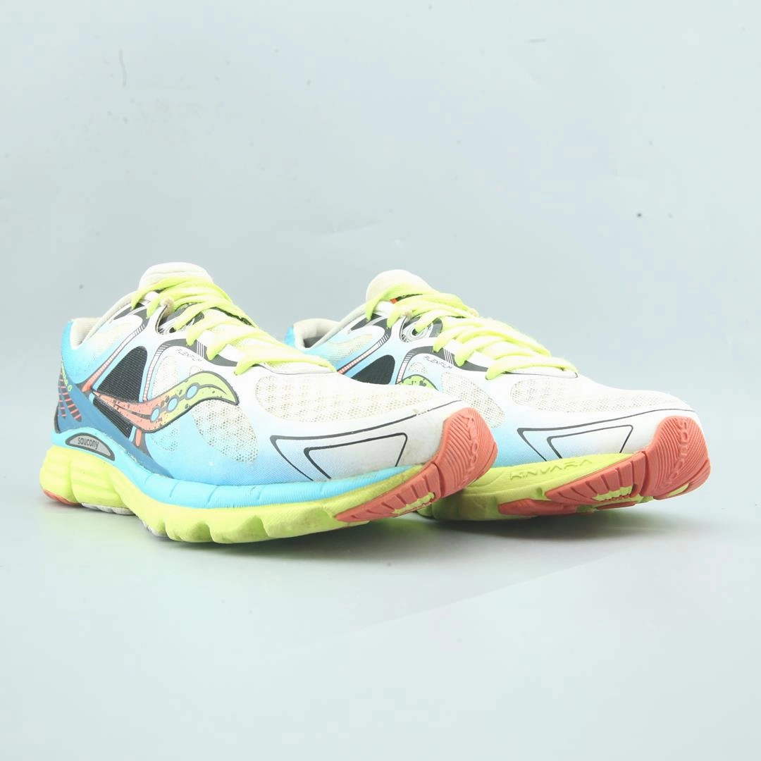 SAUCONY KINVARA 6 Saucony sport shoe imagery