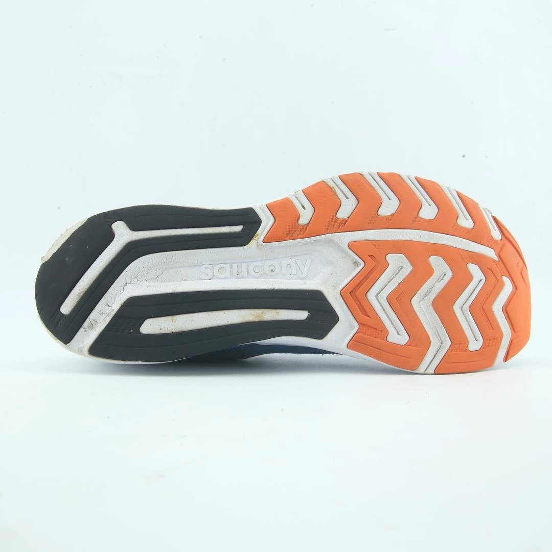 SAUCONY MENCHEN 4 Saucony sport shoe imagery