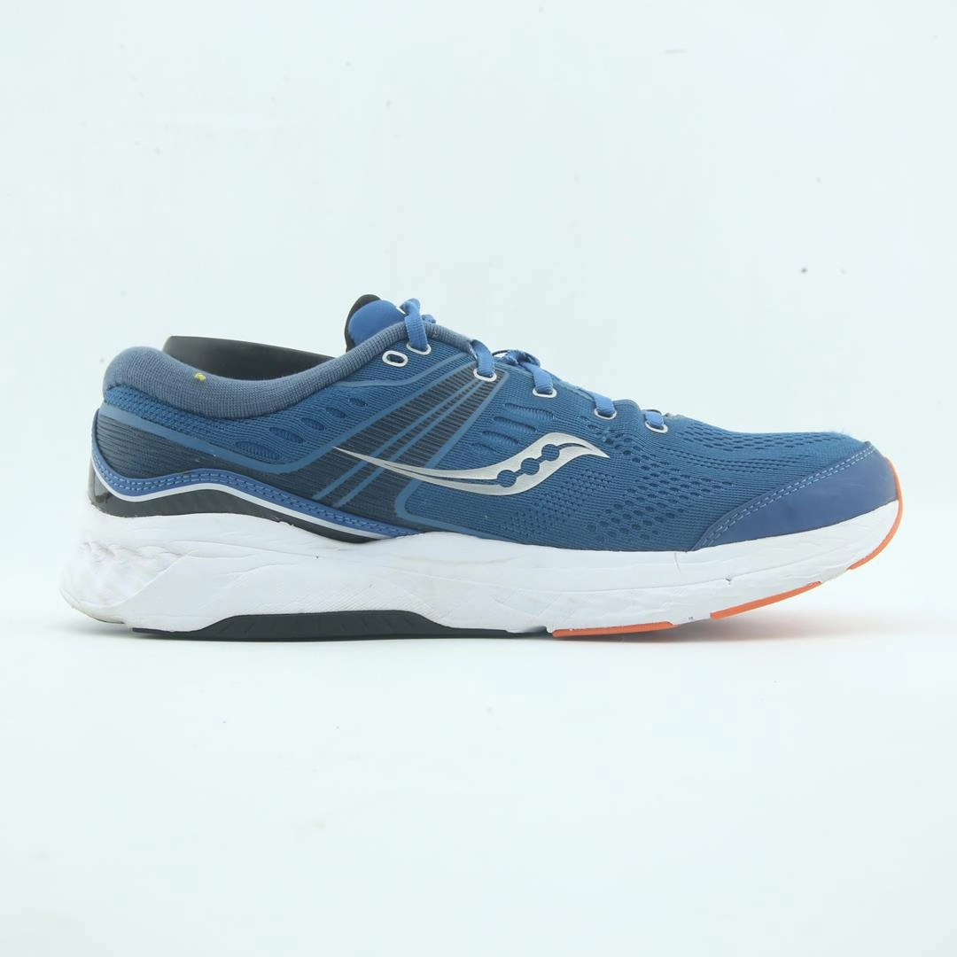 SAUCONY MENCHEN 4 Saucony sport shoe imagery