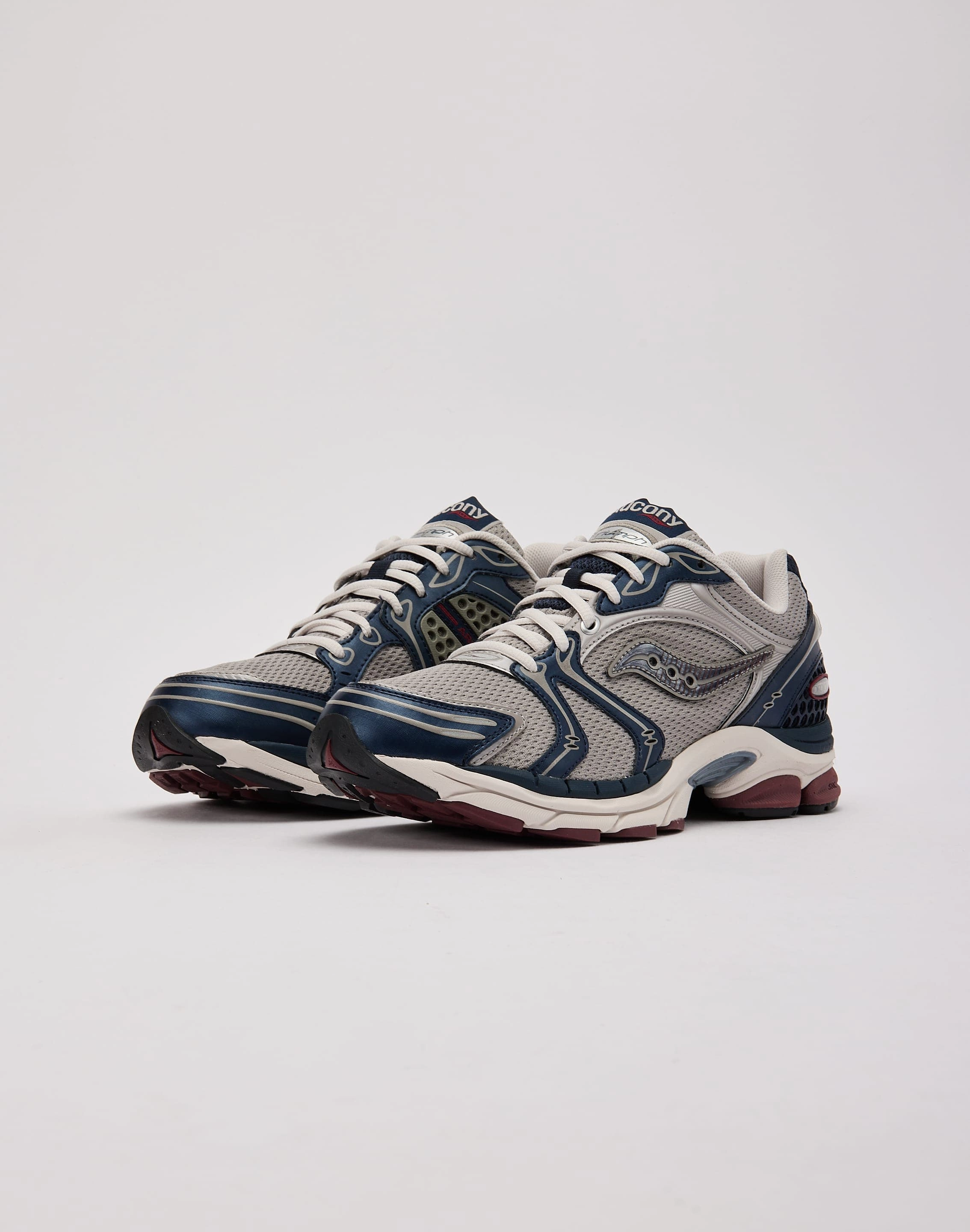 Saucony ProGrid Triumph 4 Plush Running Trainers