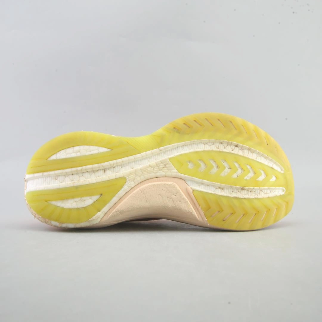 SAUCONY TEMPUS Saucony casual footwear looks