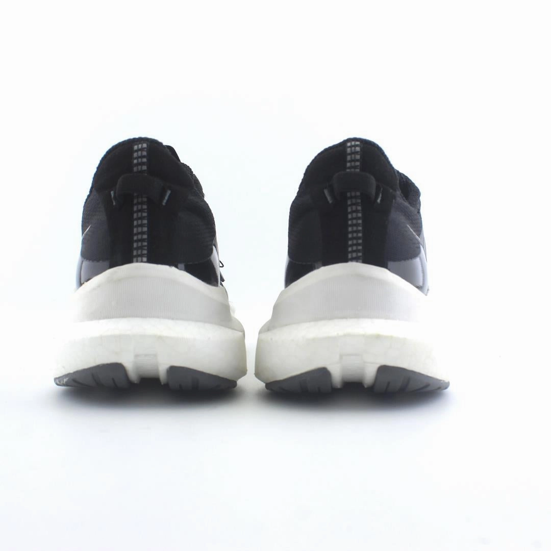 SAUCONY TEMPUS Saucony running shoe close-ups