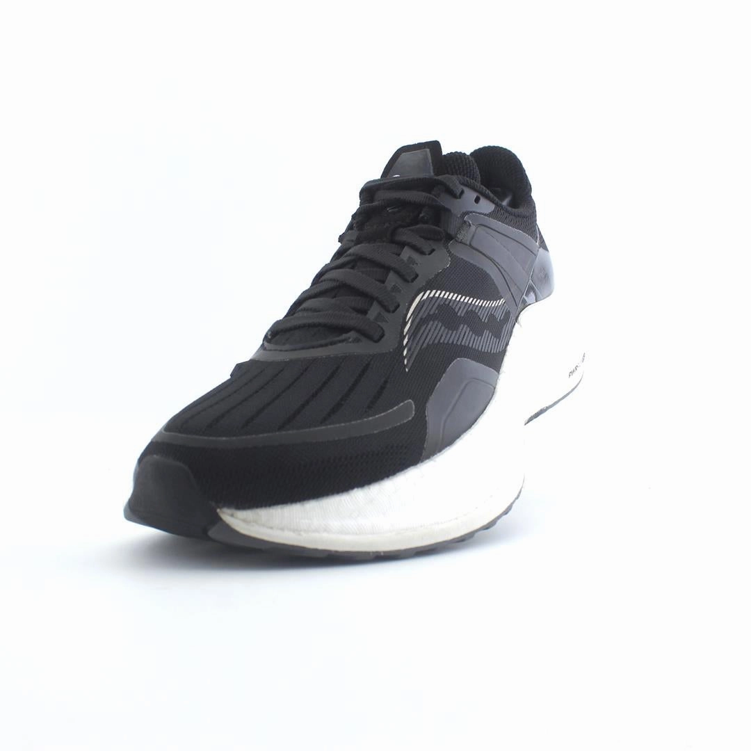 SAUCONY TEMPUS Saucony running shoe close-ups