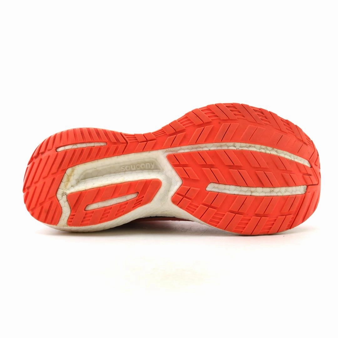 SAUCONY TRIUMPH 19 Saucony casual footwear looks