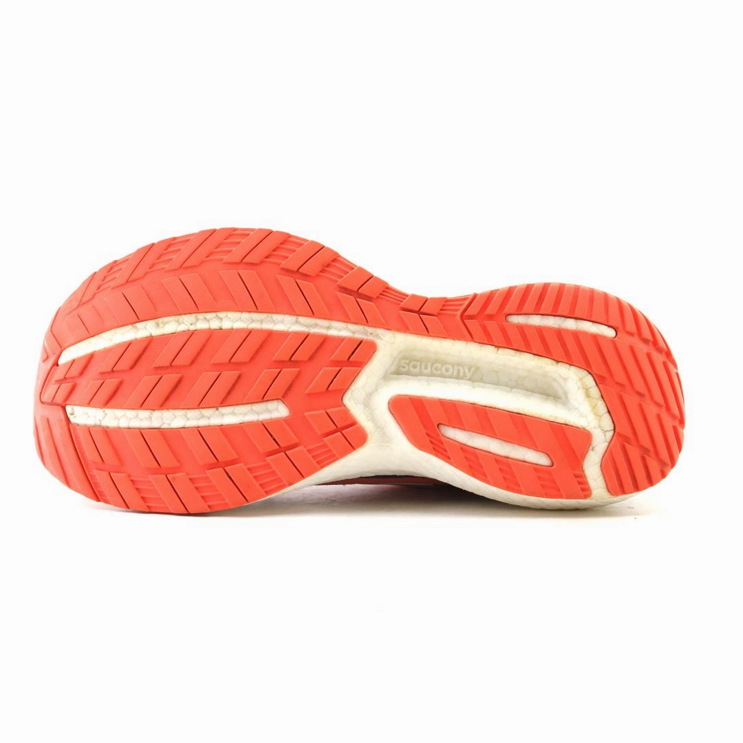 SAUCONY TRIUMPH 19 Saucony casual footwear looks