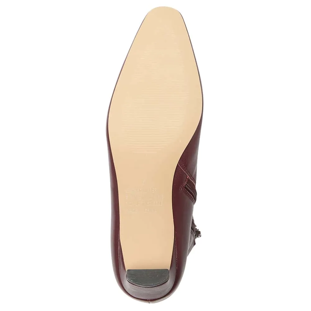 Seattle Boot in Wine Glove Nubuck