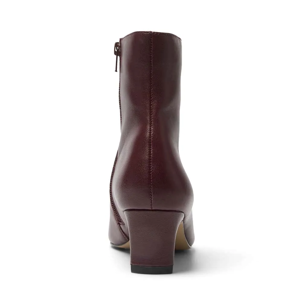 Seattle Boot in Wine Glove Nubuck