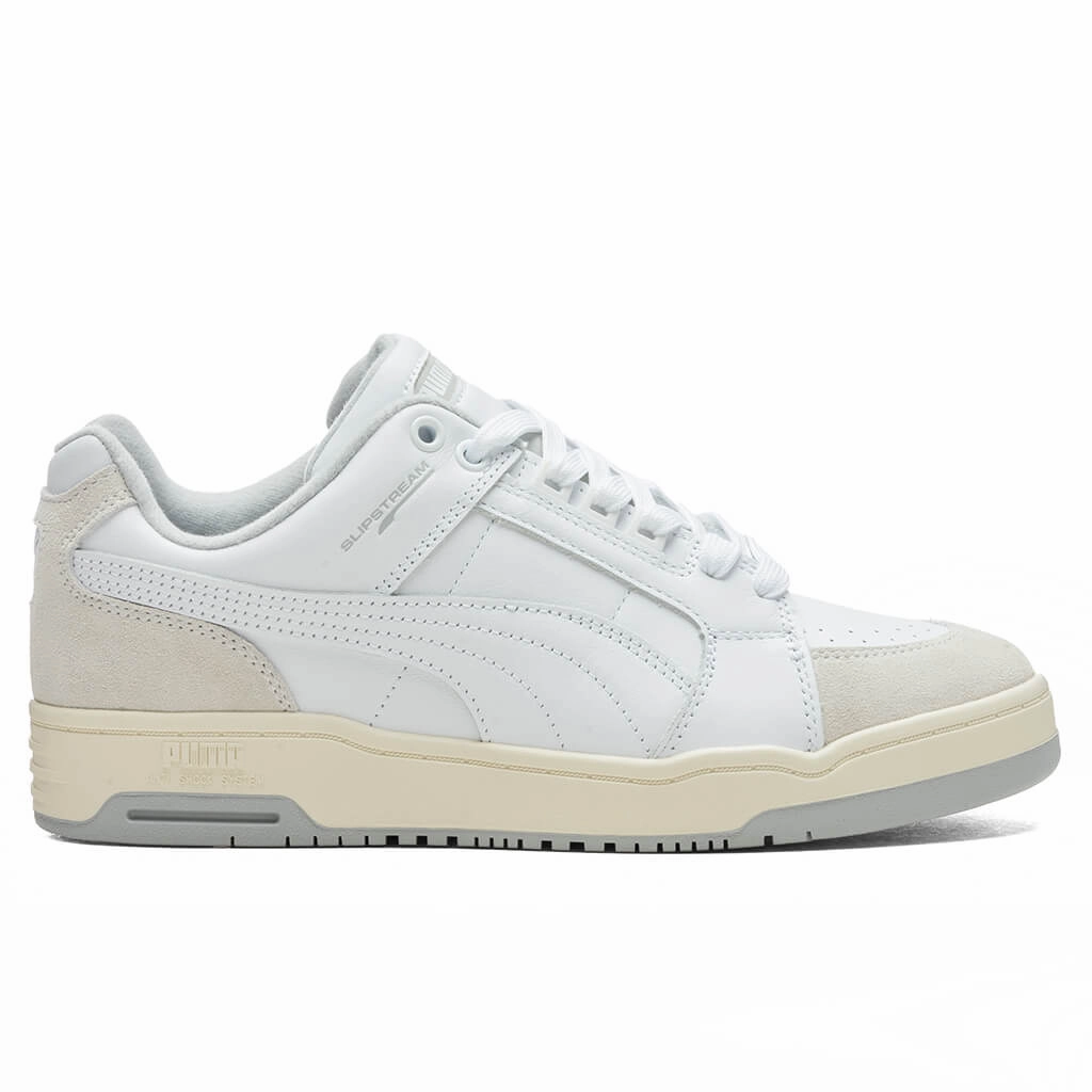 Slipstream Lo Retro - White/Pristine Puma shoes with suede and modern shape