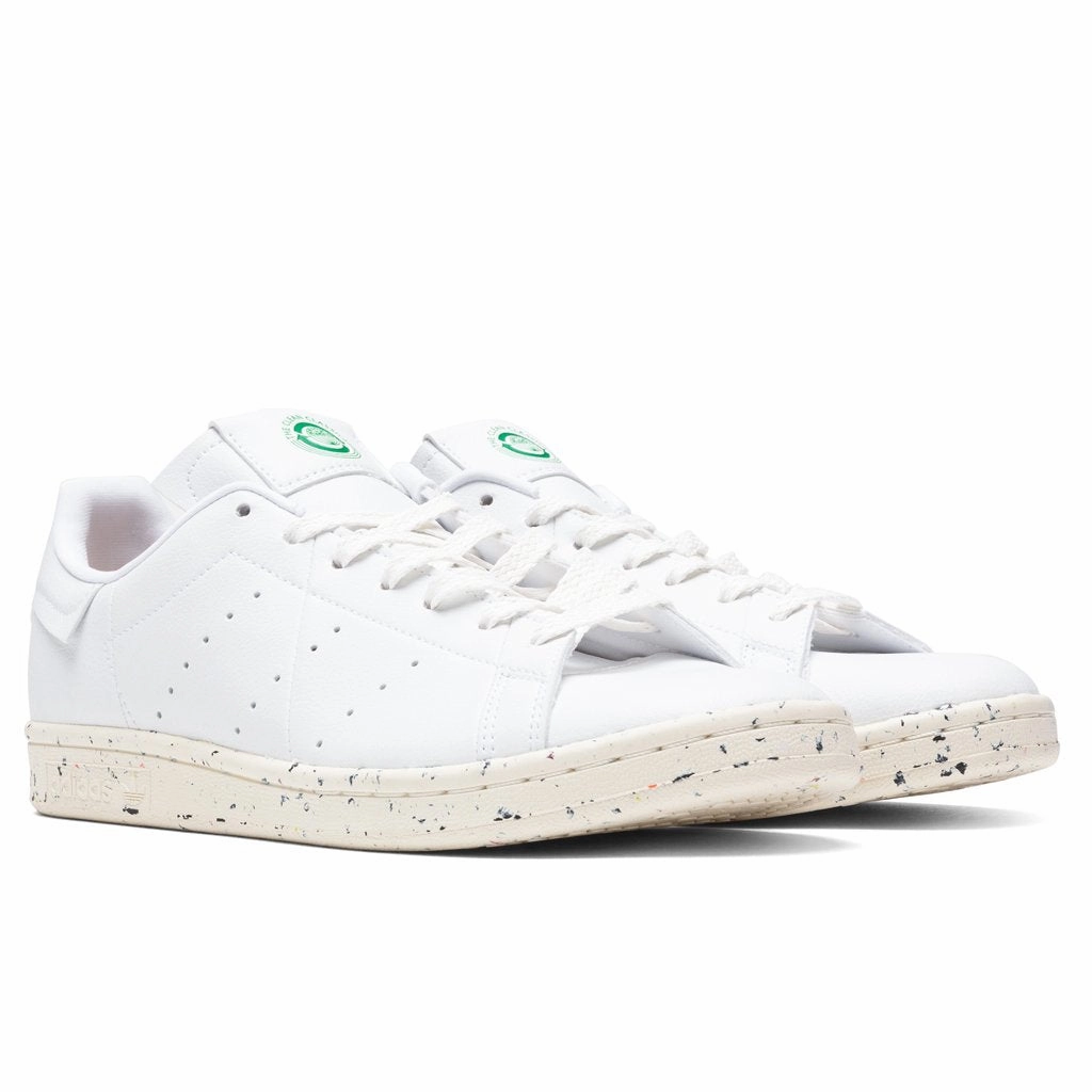Stan Smith "Clean Classics" - Off-White/Green Adidas Classic Street Sneakers