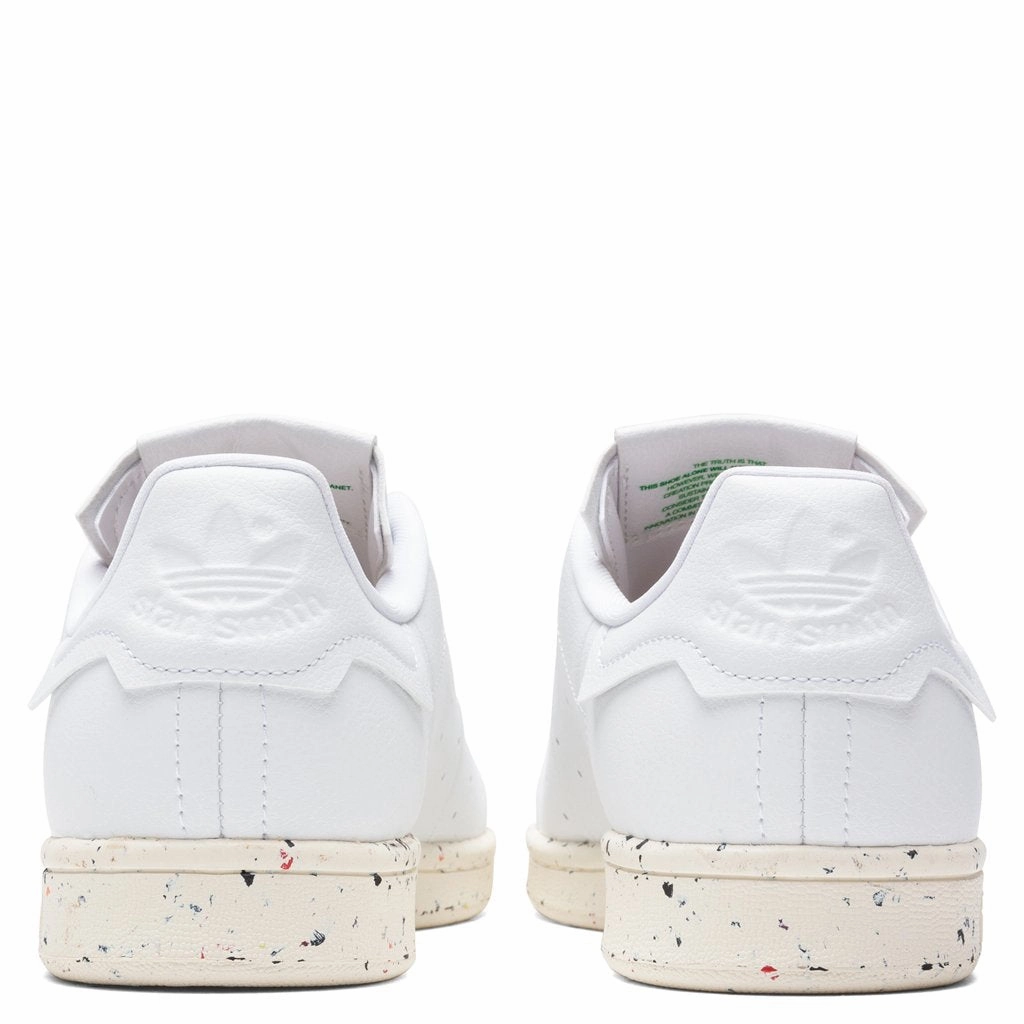 Stan Smith "Clean Classics" - Off-White/Green Adidas Classic Street Sneakers