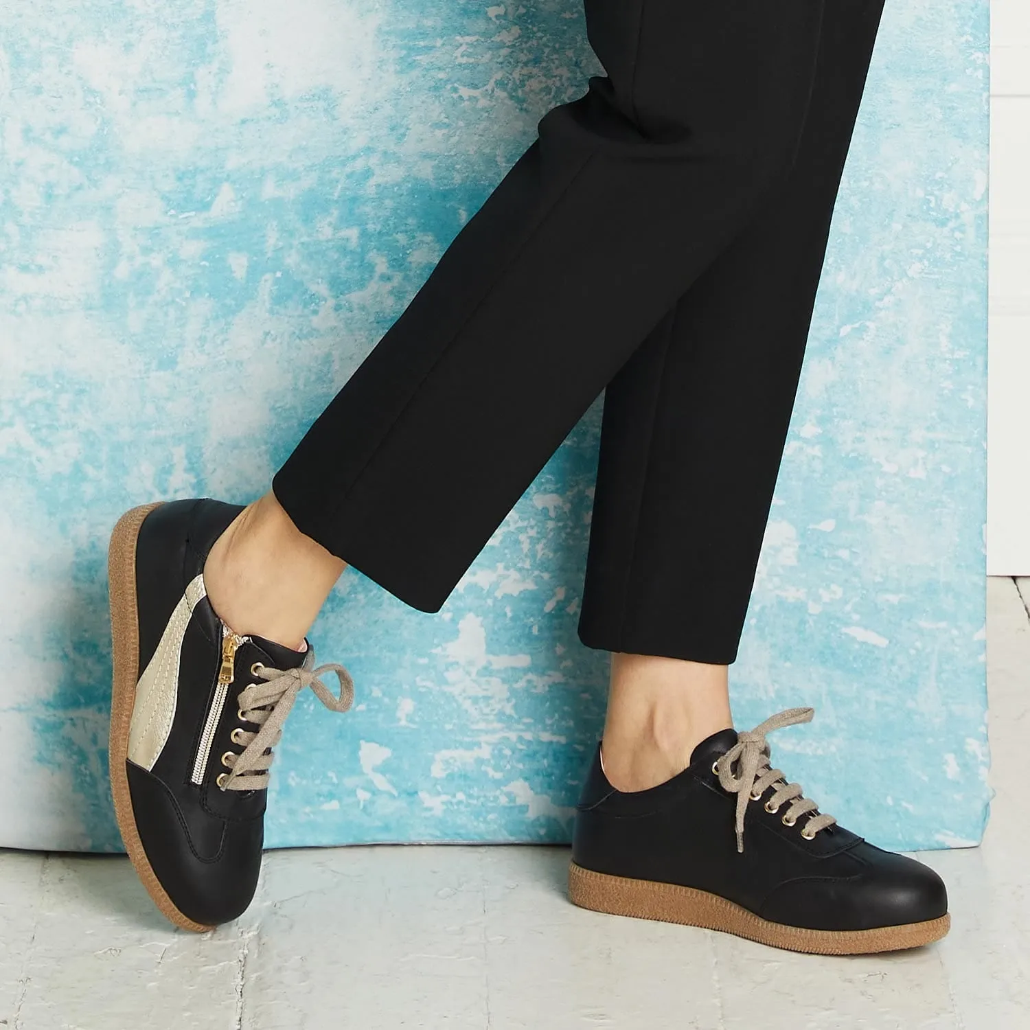 Swirl: Black Leather