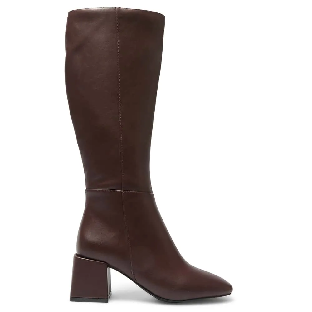 Tabby Boot in Wine Smooth