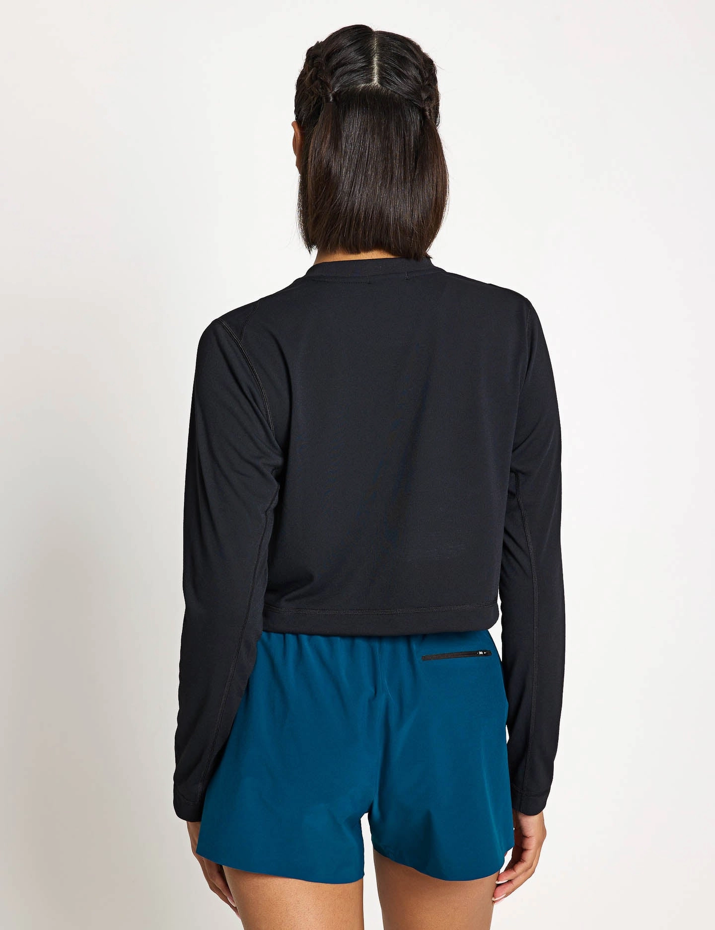 Train Long-T Crop - Black On versatile athletic shoe designs