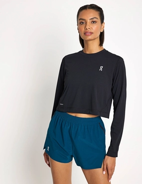 Train Long-T Crop - Black On athletic shoes with speedboard support